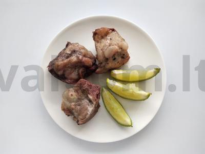 Švelnus šašlykas tamsaus alaus ir granatų sulčių marinate pagrindine nuotrauka