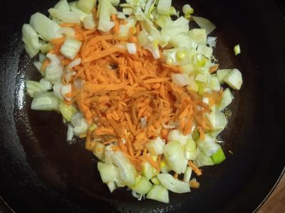 Sūrio sriuba su dešra Žingsnis 3