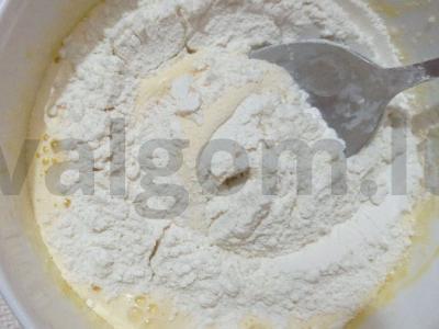 Minkštas ir švelnus biskvitas su grietine Žingsnis 1