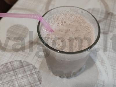 Ledų ir pieno kokteilis pagrindine nuotrauka