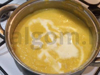 Moliūgų sriuba-pyragas su cukinija pagrindine nuotrauka