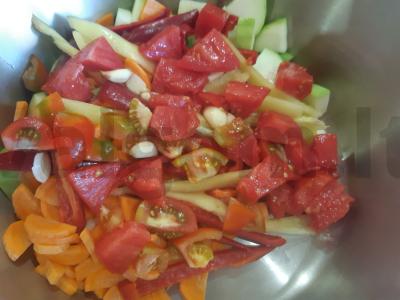 Daržovės, keptos orkaitėje su vištiena kepimo maiše Žingsnis 2