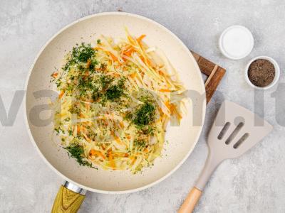 Kibinai su kopūstais ir krapais iš paruoštos tešlos Žingsnis 1