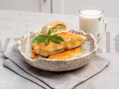 Kibinai su kopūstais ir krapais iš paruoštos tešlos pagrindine nuotrauka