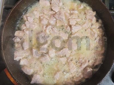 Švelnus kiaulienos guliašas su sojų padažu Žingsnis 1