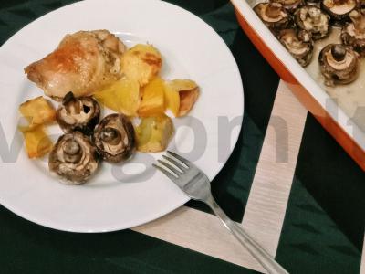 Vištienos šlaunelės su pievagrybiais pagrindine nuotrauka