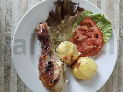 Vištiena su bulvėmis grietinėje pagrindine nuotrauka