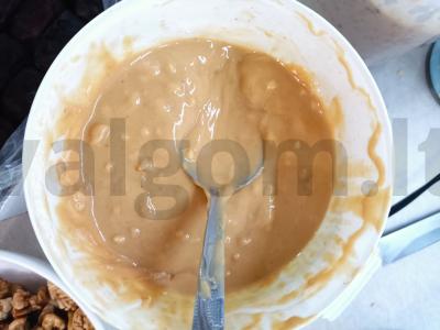 Tortas su žemės riešutų sviestu ir šokoladu Žingsnis 4