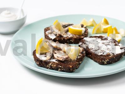 Sumuštiniai su šprotų konservais juodame duone Žingsnis 2