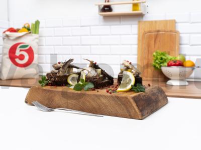 Sumuštiniai su šprotų konservais juodame duone pagrindine nuotrauka