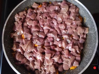 Kiaulienos kepenys grietinėlės padaže Žingsnis 2