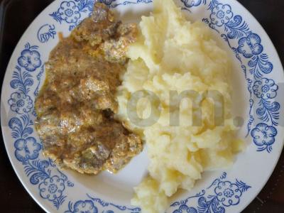 Kiaulienos kepenys grietinėlės padaže pagrindine nuotrauka