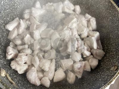 Spagečiai „Alfredo“ su vištiena ir grybais Žingsnis 4