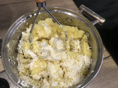 Kabar dinų „Dėlen“ хычины su bulvėmis ir sūriu Žingsnis 4