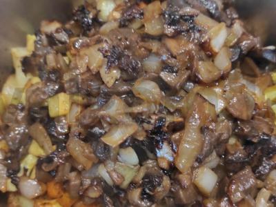 Kibinai su kiauliena, grybais ir adžika Žingsnis 5