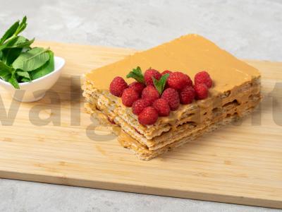 Vaflinis tortas su avietėmis ir kondensuotu pienu Žingsnis 4