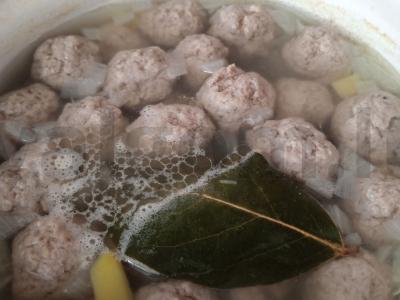 Sriuba su meatballs ir bulvėmis Žingsnis 7