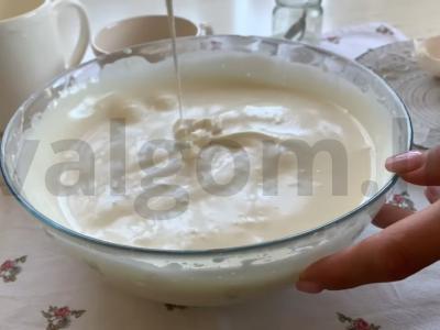 Šarlotė su obuoliais iš 5 ingredientų Žingsnis 2