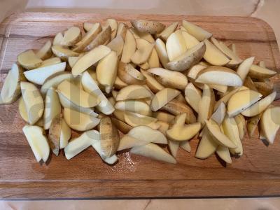 Jaunas bulvės, keptos orkaitėje su prieskoniais Žingsnis 1