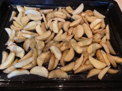 Jaunas bulvės, keptos orkaitėje su prieskoniais Žingsnis 3