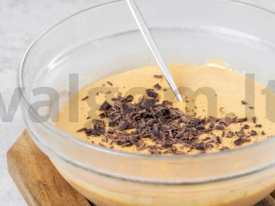 Ledai su kondensuotu pienu ir sūdyto karamelės padažu Žingsnis 2