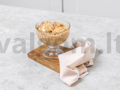 Ledai su kondensuotu pienu ir sūdyto karamelės padažu pagrindine nuotrauka