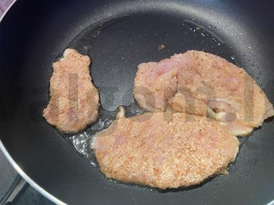 Vištienos kotletas hamburgeriui Žingsnis 4