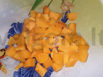 Kepta moliūgų mikrobangų krosnelėje pagrindine nuotrauka