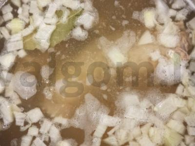 Žirnių sriuba su kalakutų kaklais Žingsnis 4