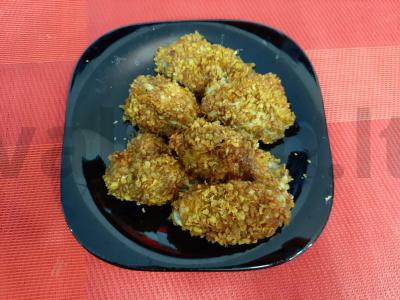 Vištienos sparneliai grikių dribsniuose pagrindine nuotrauka