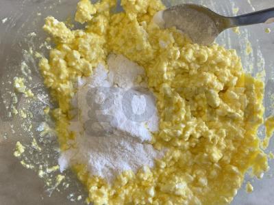 Varškėčiai iš liesos varškės Žingsnis 3