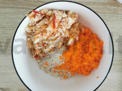 Obuolių-morkų keksiukai mikrobangų krosnelėje Žingsnis 1