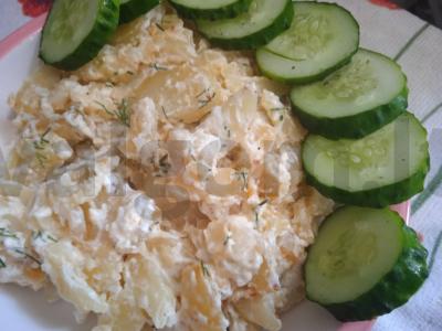 Jaunas bulvės grietinėje pagrindine nuotrauka