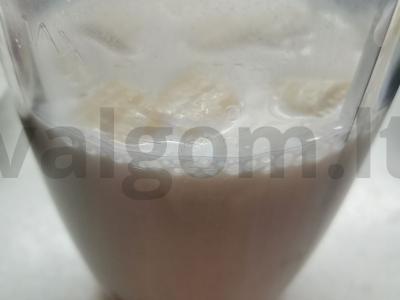 Pieno kokteilis su bananais ir abrikosais Žingsnis 3