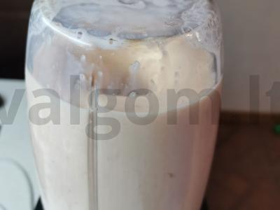 Pieno kokteilis su bananais ir abrikosais Žingsnis 4