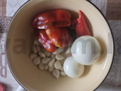 Pomidorų lečo su morkomis, paprikomis ir cukinijomis Žingsnis 1