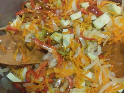 Pomidorų lečo su morkomis, paprikomis ir cukinijomis Žingsnis 5