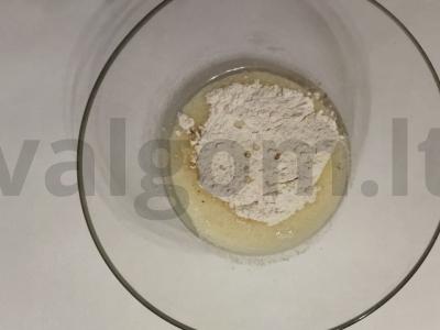 Migdolų-obuolių keksiukas Žingsnis 2