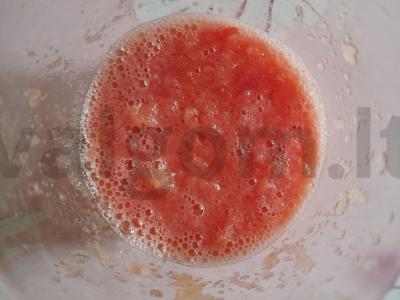 Bealkoholis kokteilis iš arbūzo ir pieno Žingsnis 2