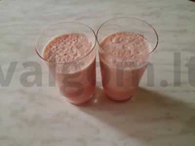 Bealkoholis kokteilis iš arbūzo ir pieno pagrindine nuotrauka