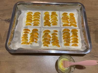 Traškūs sluoksniai su varške ir abrikosais Žingsnis 4