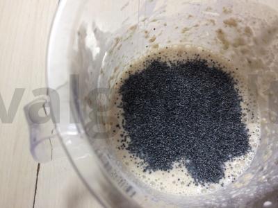 Avižiniai blynai su aguonomis ir razinomis Žingsnis 2