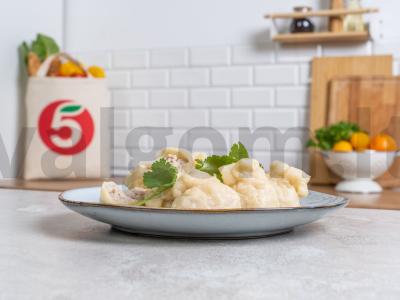 Klasikiniai mantai su faršu garuose pagrindine nuotrauka