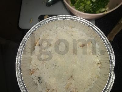 Salotas „Mimoza“ su ryžiais ir žolelėmis Žingsnis 4