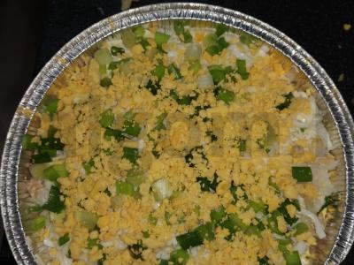 Salotas „Mimoza“ su ryžiais ir žolelėmis pagrindine nuotrauka