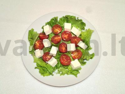 Šiltas salotas su pomidorais ir bryndža Žingsnis 4