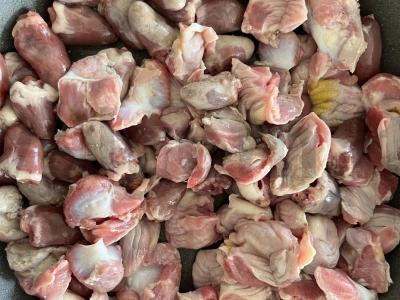 Vištienos širdelės ir skrandžiai grietinėlės padaže Žingsnis 3