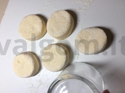 Sūrio blynai su spanguolių uogiene Žingsnis 4