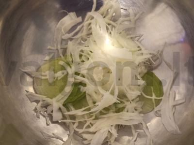 Brokolių ir ridikėlių salotos Žingsnis 1