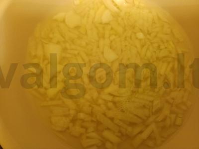 Salotas „Mimoza“ su tunu, bulvėmis ir svogūnais Žingsnis 1